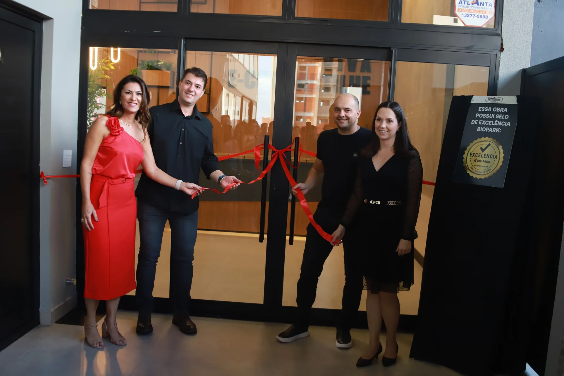Equipe Threex na inauguração do primeiro empreendimento
